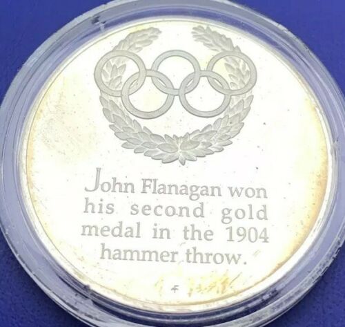Médaille argent, Histoire des Jeux Olympiques, Saint Louis 1904, John Flanagan