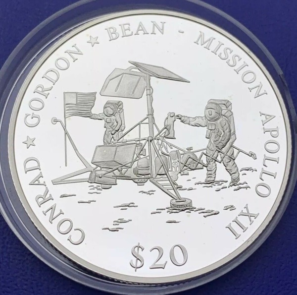 Liberia 20 dollars Mission Apollo XII année 2000 argent